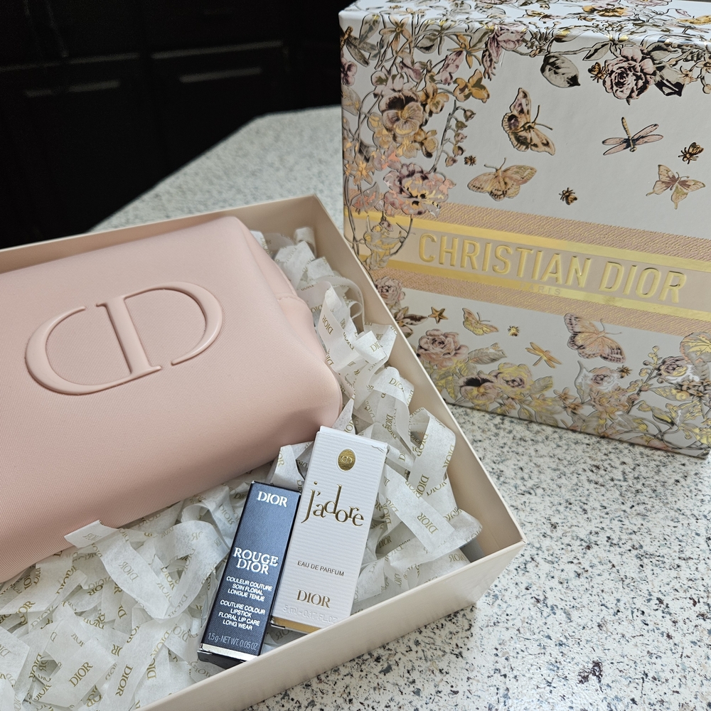 ☆ DIOR GIFT BUNDLE ☆ Pouch ☆ Box ☆ DIOR Confetti ☆ Parfum ☆ Lipstick - Picture 1 of 16